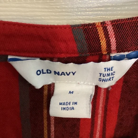 Old Navy  Size M - Picture 3 of 3